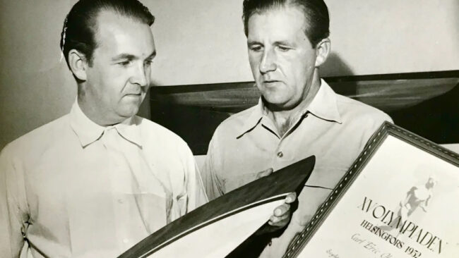 Båtkonstruktörerna Einar och Carl-Eric Ohlson har spelat en avgörande roll i svensk båtbyggar- och seglingshistoria. Foto: Familjen Stenberg/Ohlson