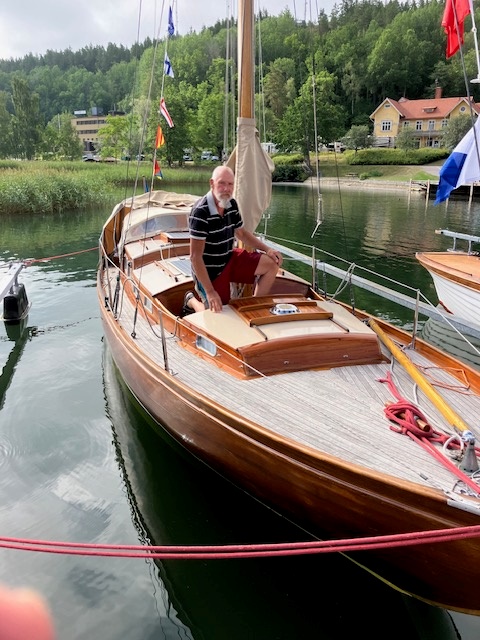 Karl Gunnar Pettersson deltog för första gången i Klassikerfestivalen 2025 med Stormfågel, byggd i Valdemarsvik.