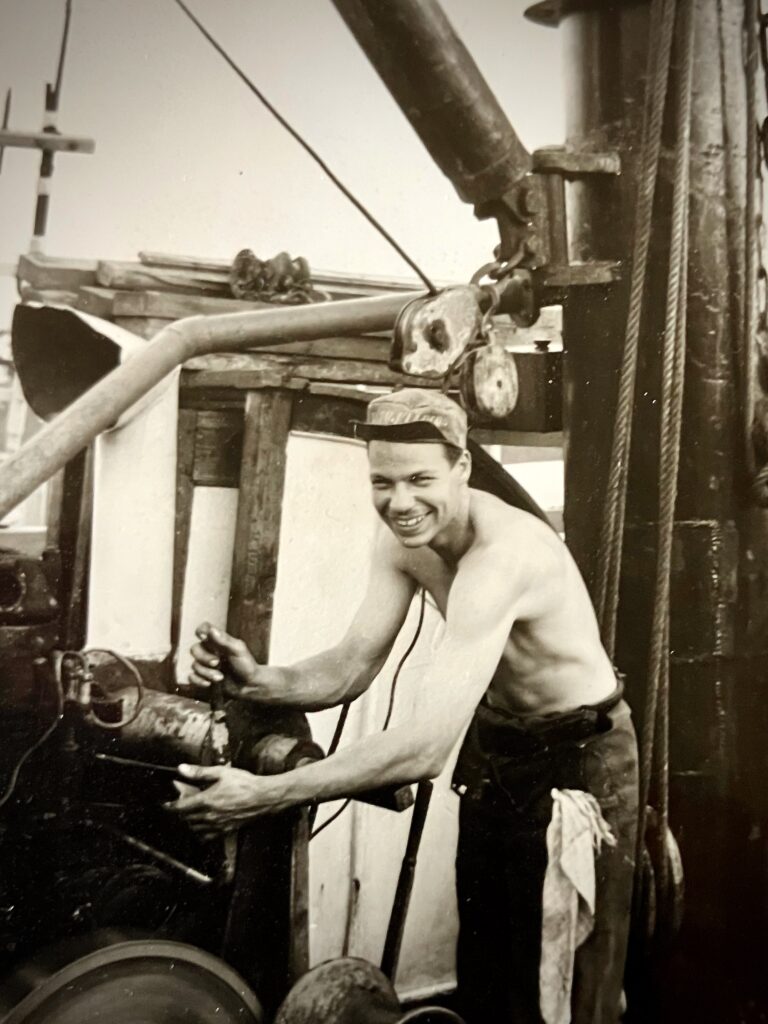 Den 5 januari 1960 kom hans pappa hem och sa: “Nu har jag fixat ett bra jobb åt dig. De behöver en lättmatros”. Foto: Lars Lind