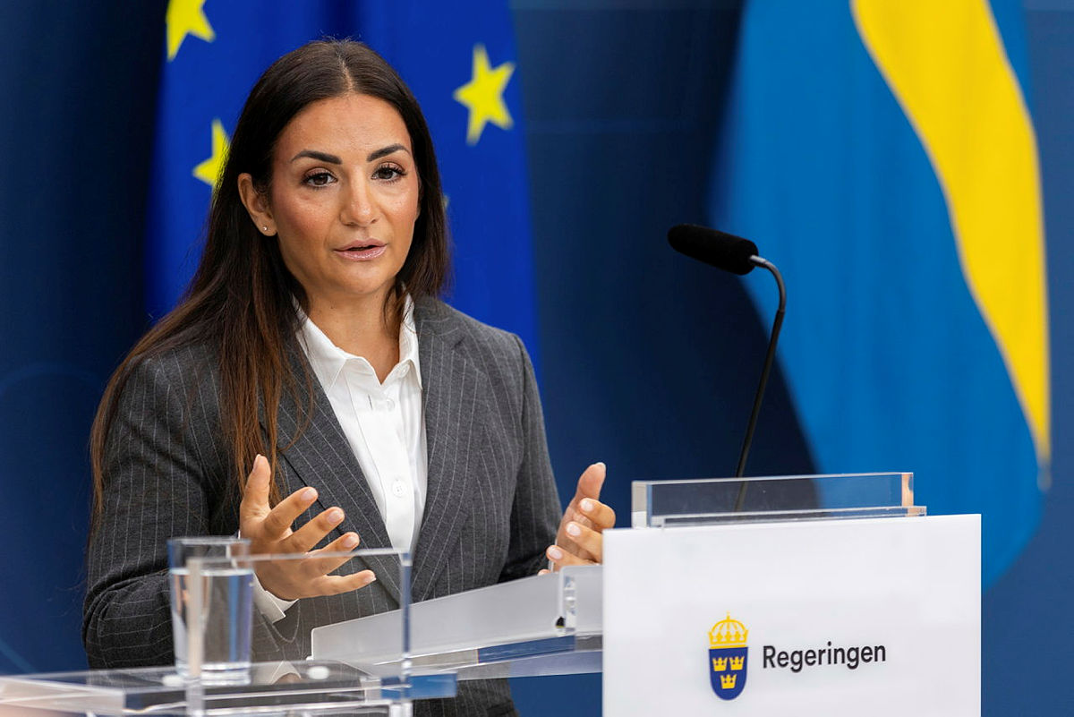 Kulturminister Parisa Liljestrand (M) har en fråga att besvara. Foto: Ninni Andersson / Regeringskansliet