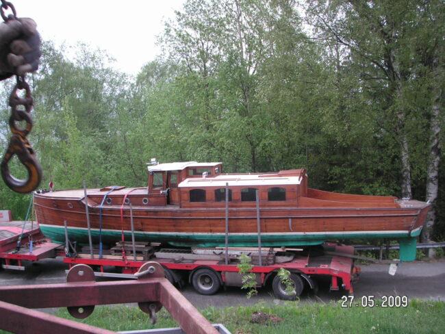 Terje Viken anländer till sitt nya hem i Domsjö 2009. Foto: Anders