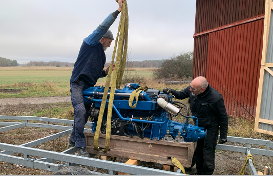Tony Duda bistår Thelma-projektet med motorinstallationen samt utformning och installation av drivlina och rodersystem. Foto: Thelma1916