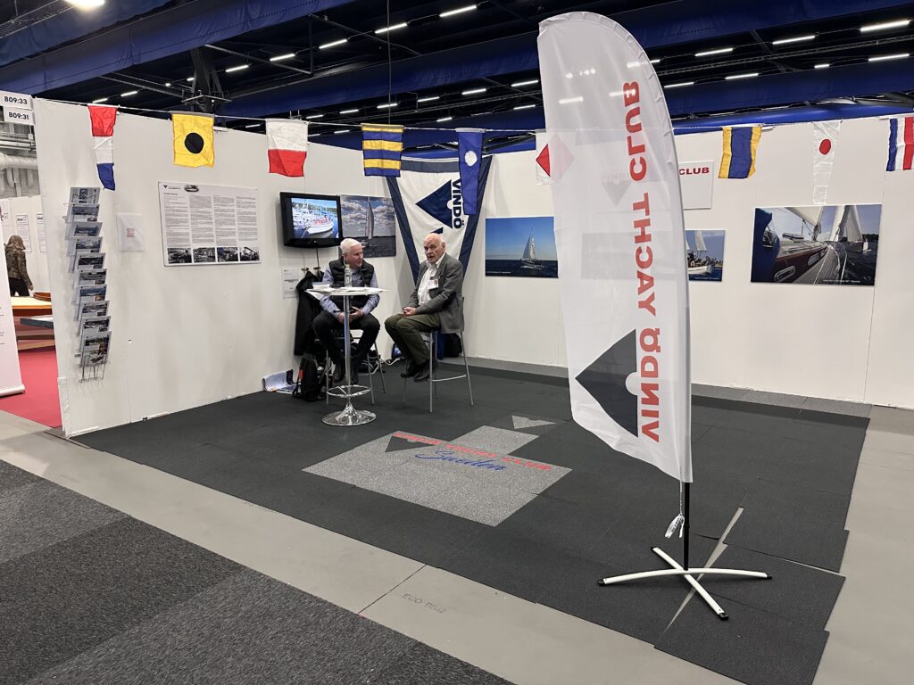 Vindö-klubben fanns på plats i Classic-avdelningen och bidrog till mångfalden av föreningar och klassiska båtar på mässan. Foto: Martin Prieto Beaulieu