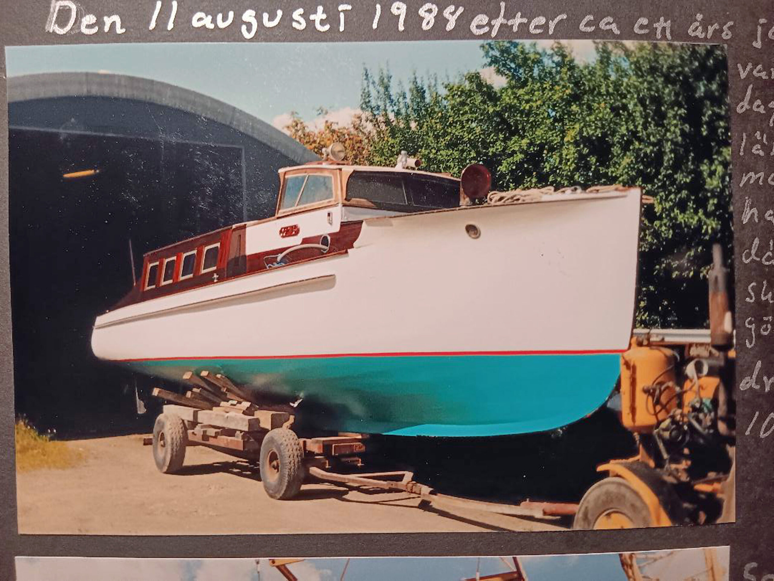 Wiking VI sjösätts den 11 augusti 1988 efter ett års intensiv renovering och mödosamt pusselbyggande. Foto: ur Michael Eklunds samling